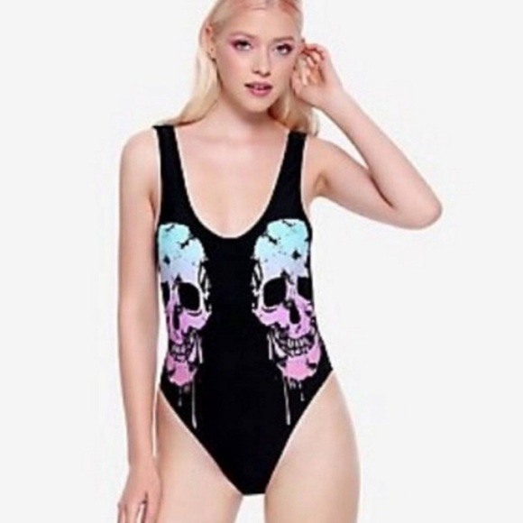 Ombré dripping skull one piece bathing suit size XSMALL hot topic NEW swim - Picture 4 of 5